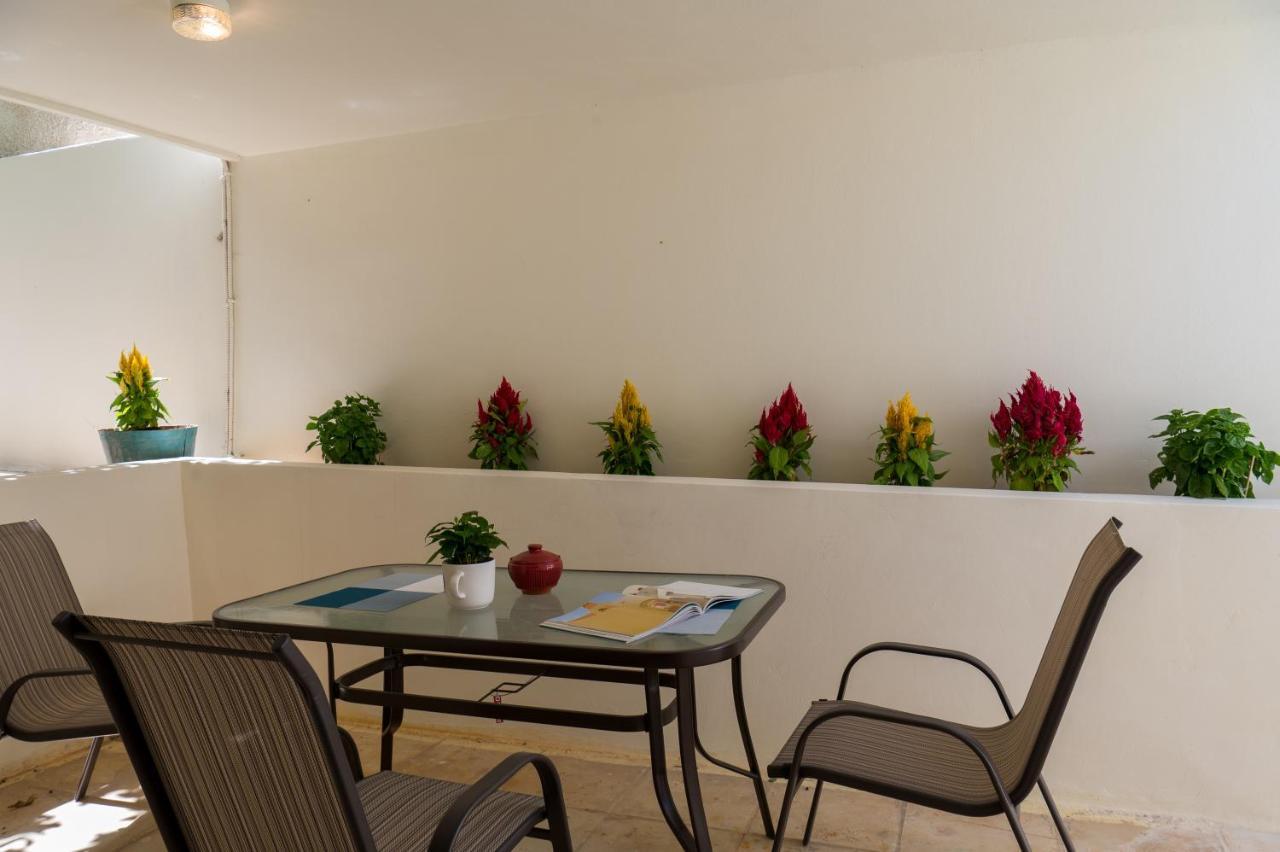 Chroma Lodge Rafina Bagian luar foto