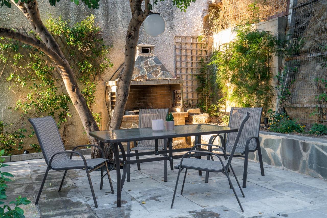 Chroma Lodge Rafina Bagian luar foto