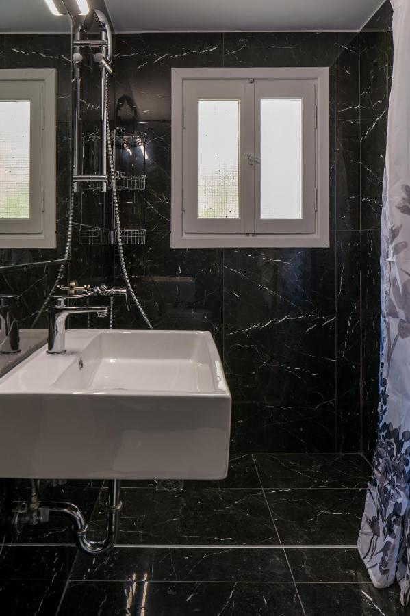 Chroma Lodge Rafina Bagian luar foto